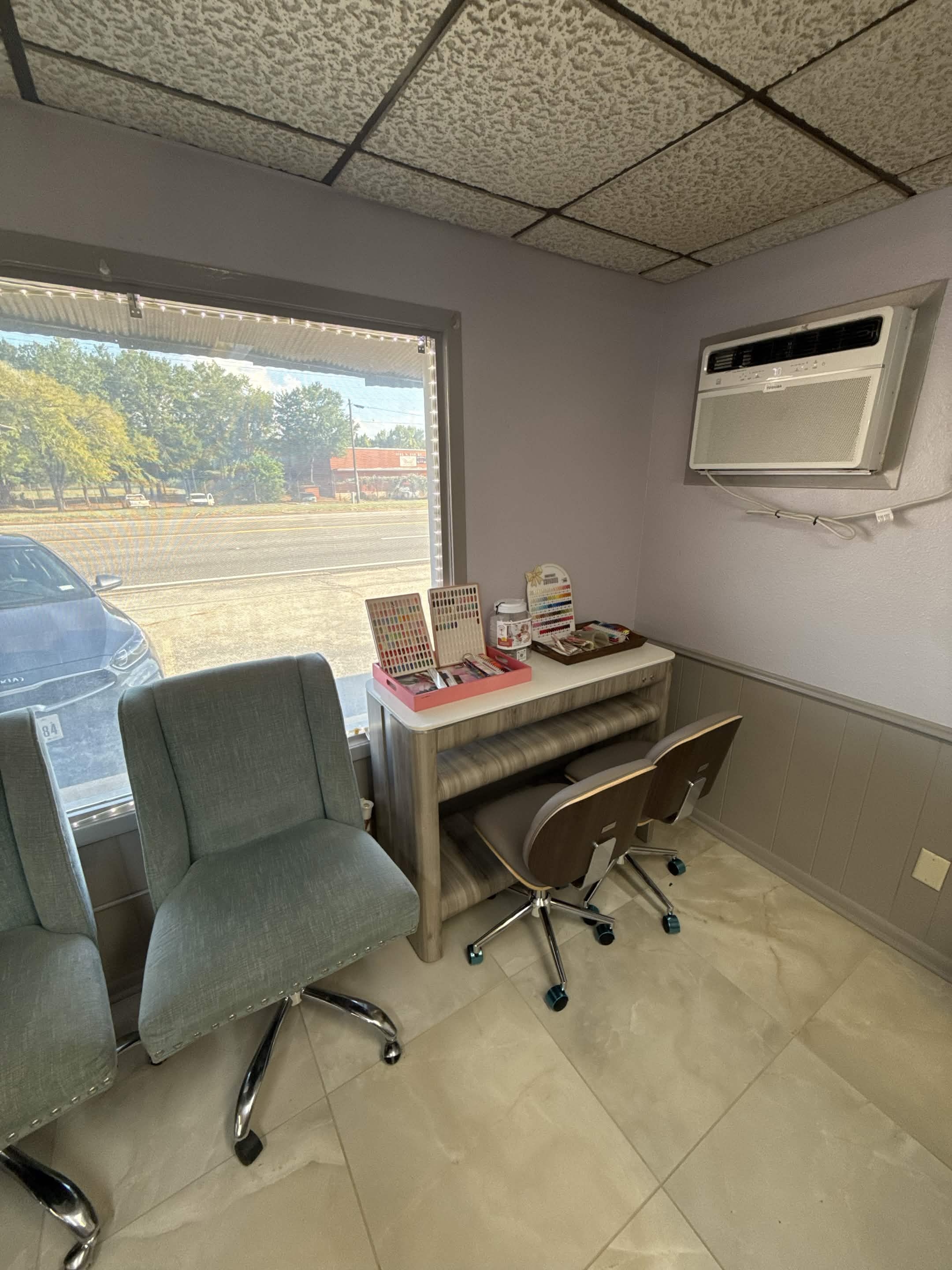 Window seating area at Kim's Nail & Spa